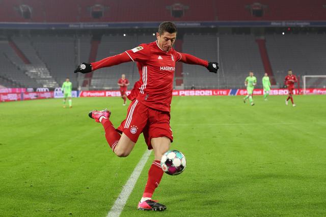 八卦媒体曝料 瓜迪奥拉外遇对象出席太太团合影