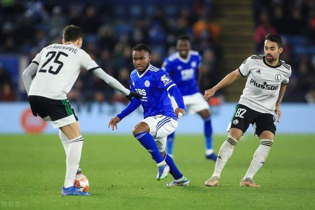 王奕博在体测中跟腱受伤 预计伤停一个月